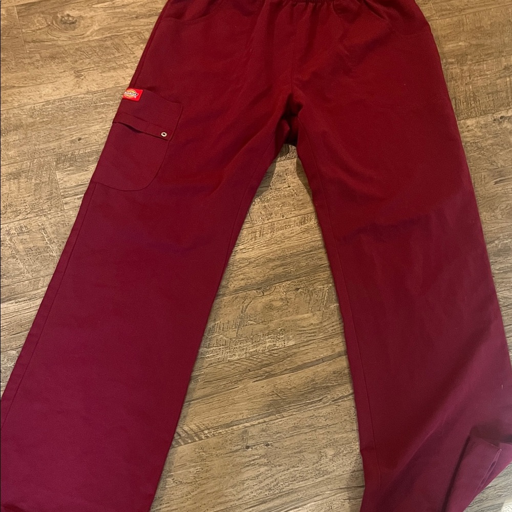 Men's Red Elastic-Waist Work Pants scrub